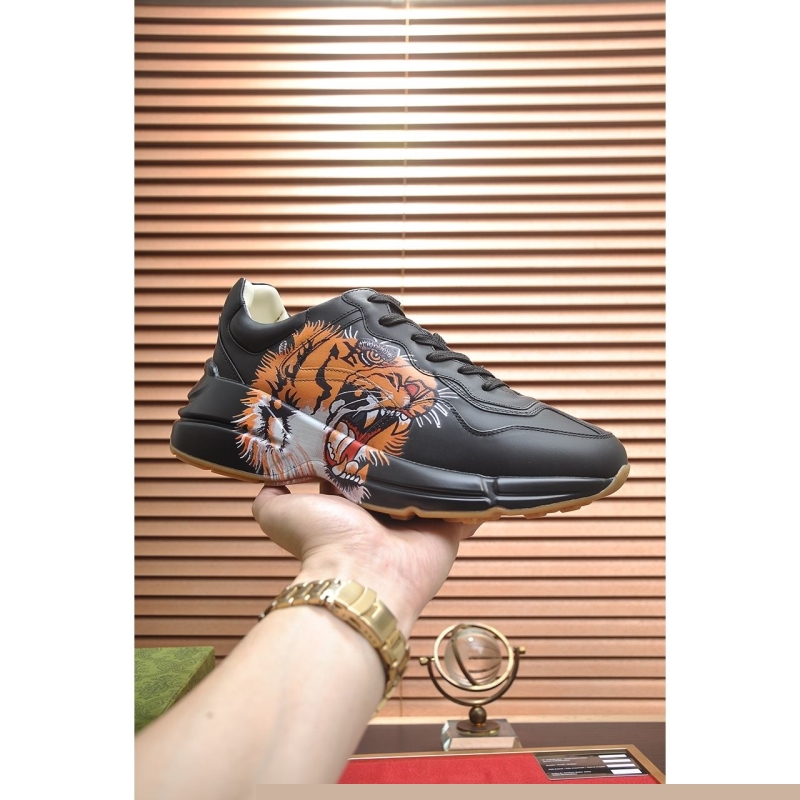 G*u*i casual shoes